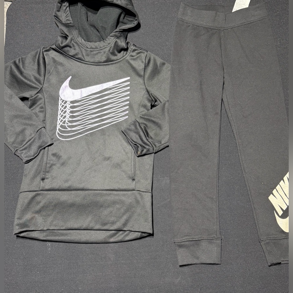 Girls Nike Black and Purple Hoodie and Sweatpants Size 6X